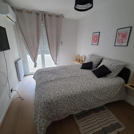 With Air Conditioning, Private Parking, Balcony, *